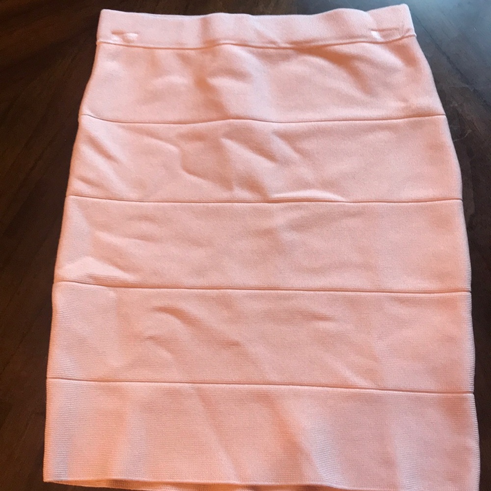 Fora blush fitted skirt